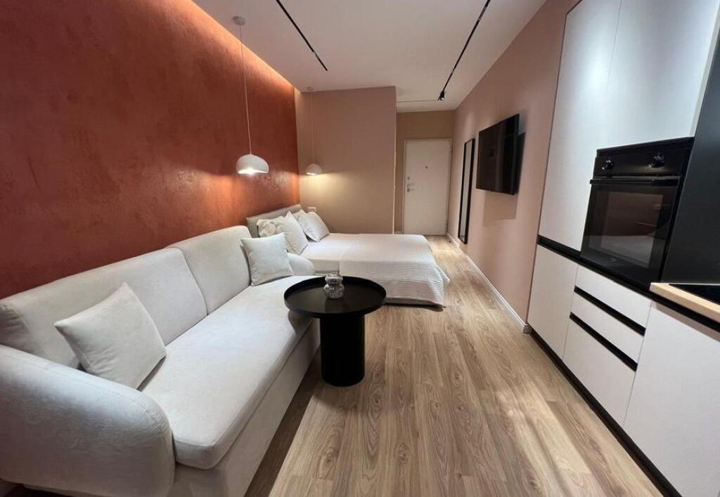 Jepet me Qira Studio – Qendër, fillimi i Rrugës së Kavajës