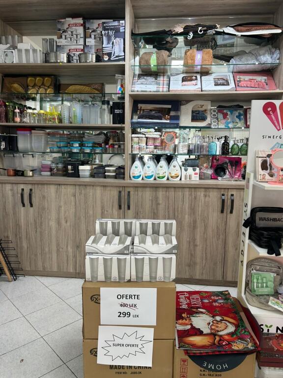 Vendita attività commerciale in Via Kavaja vicino a Via Him Kolli