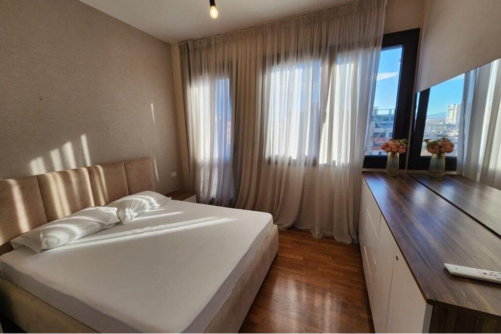 Apartament 1+1 me qira te Rr Barikadave!