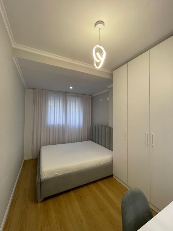 🏡 Shitet Apartament 1+1 – Rruga Peti, Liqeni i Thatë