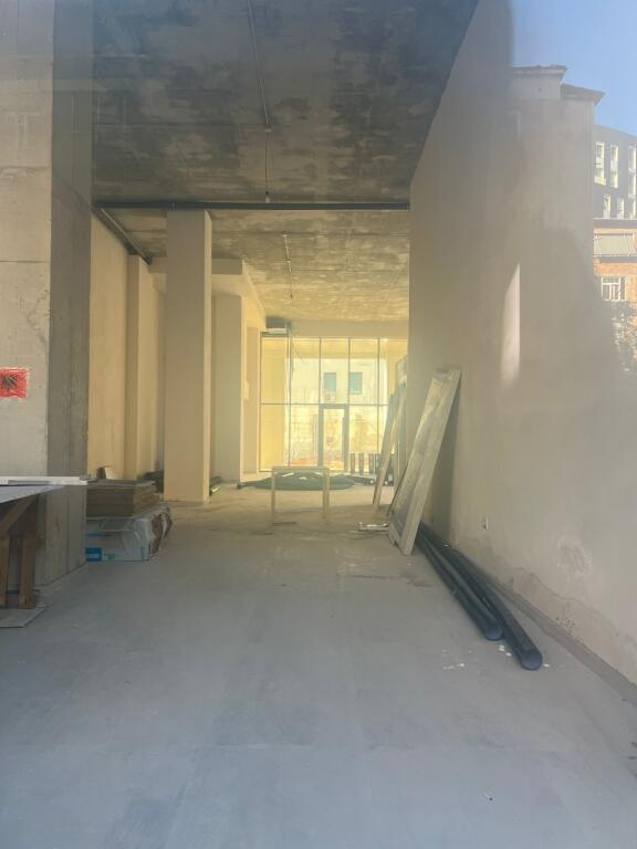 DYQAN ME QERA 200 M2 QENDER 5500 EURO