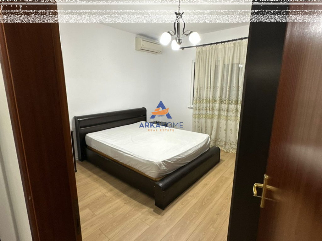 JEPET APARTAMENT ME QERA 2+1+BALLKON "PRANE UJVARES,STADIUMI DINAMO" 850 EURO