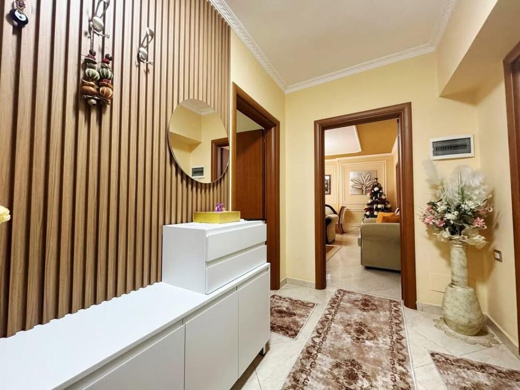 Perballe me Delijorgjin ,mbas Diplomat 2 , shesim apartament 2+1