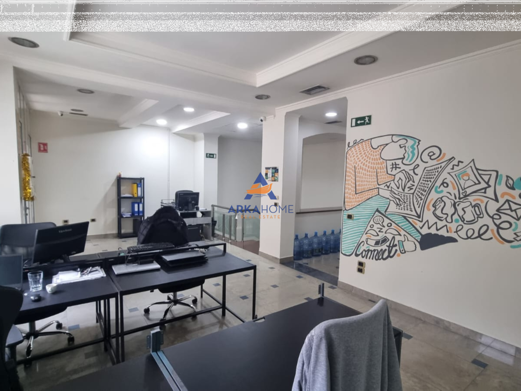 LOCALE IN AFFITTO 350M2 "PIAZZA WILLSON" 6000 EURO