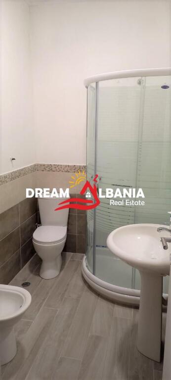 Affittasi villa 3+1+2 in via 3 Vllezerit Kondi vicino alle Ville Americane a Tirana (ID 4231273)