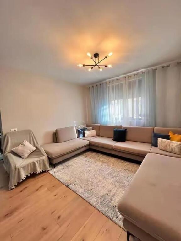 jepet vile me qera 2+1 ne qender durres