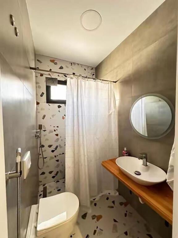 jepet vile me qera 2+1 ne qender durres