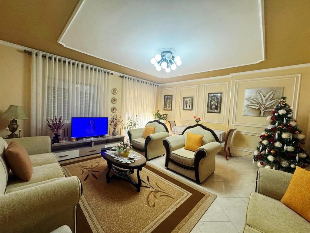 Perballe me Delijorgjin ,mbas Diplomat 2 , shesim apartament 2+1