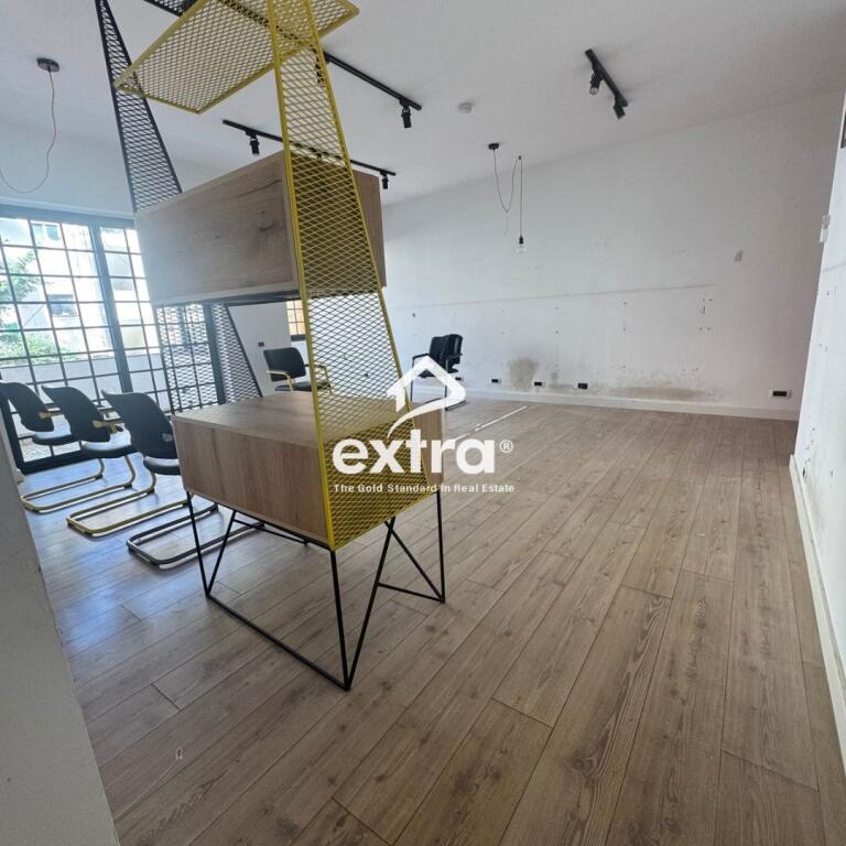 LOCALE COMMERCIALE IN AFFITTO