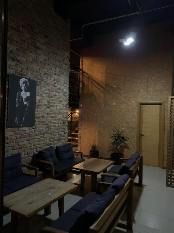 SHITET BAR – KAFE BULEVARDI SHETITORJA PALMAVE, LUSHNJE