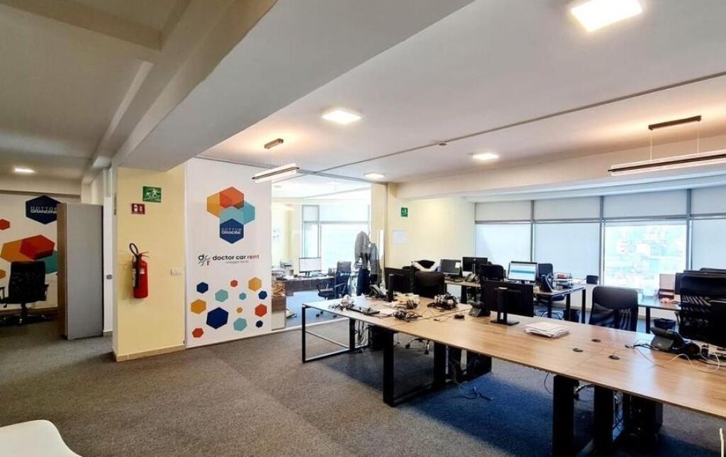 SHITET AMBJENT BIZNESI PER ZYRA , RRUGA E DIBRES