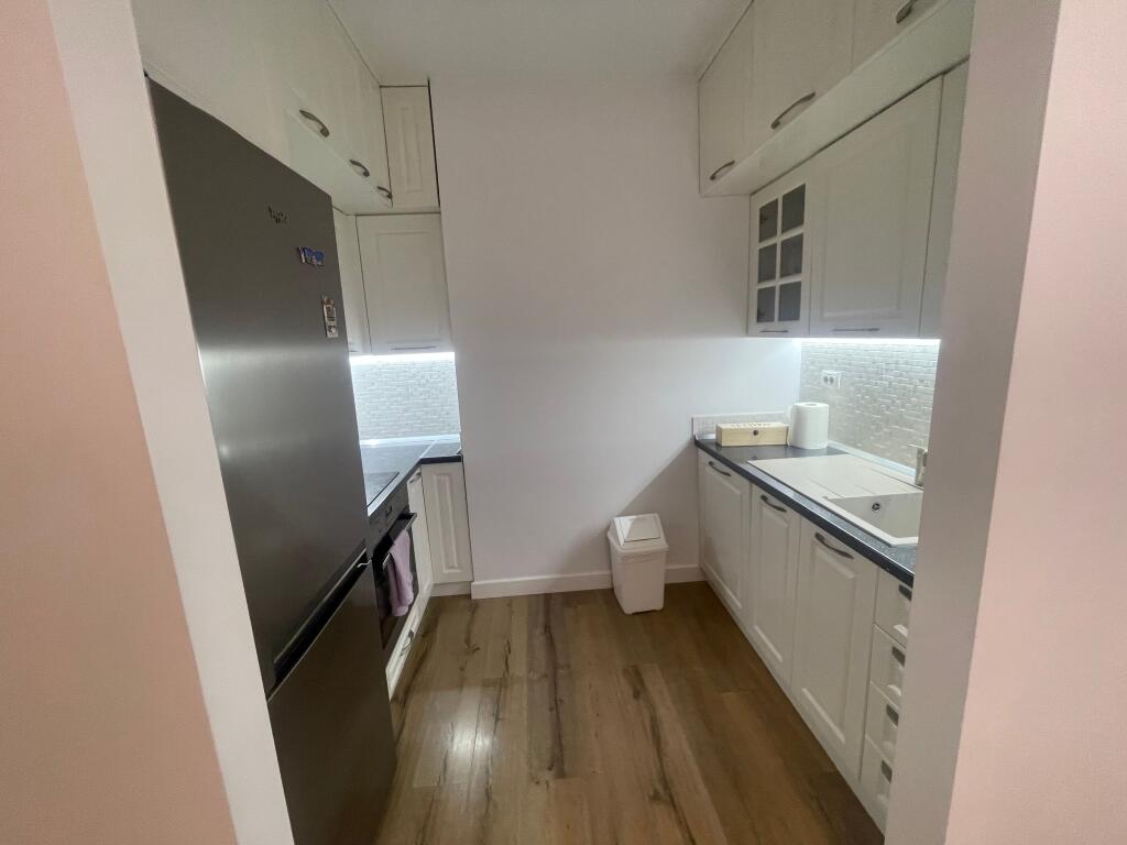 Jepet apartament me qera tek Ambasador 3