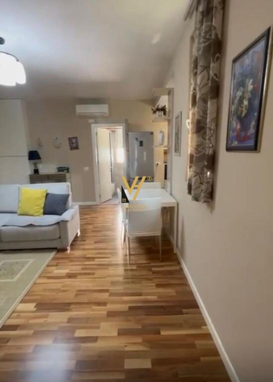 JEPET APARTAMENT 1+1 ME QIRA NE MYSLYM SHYR 75.000 LEKE