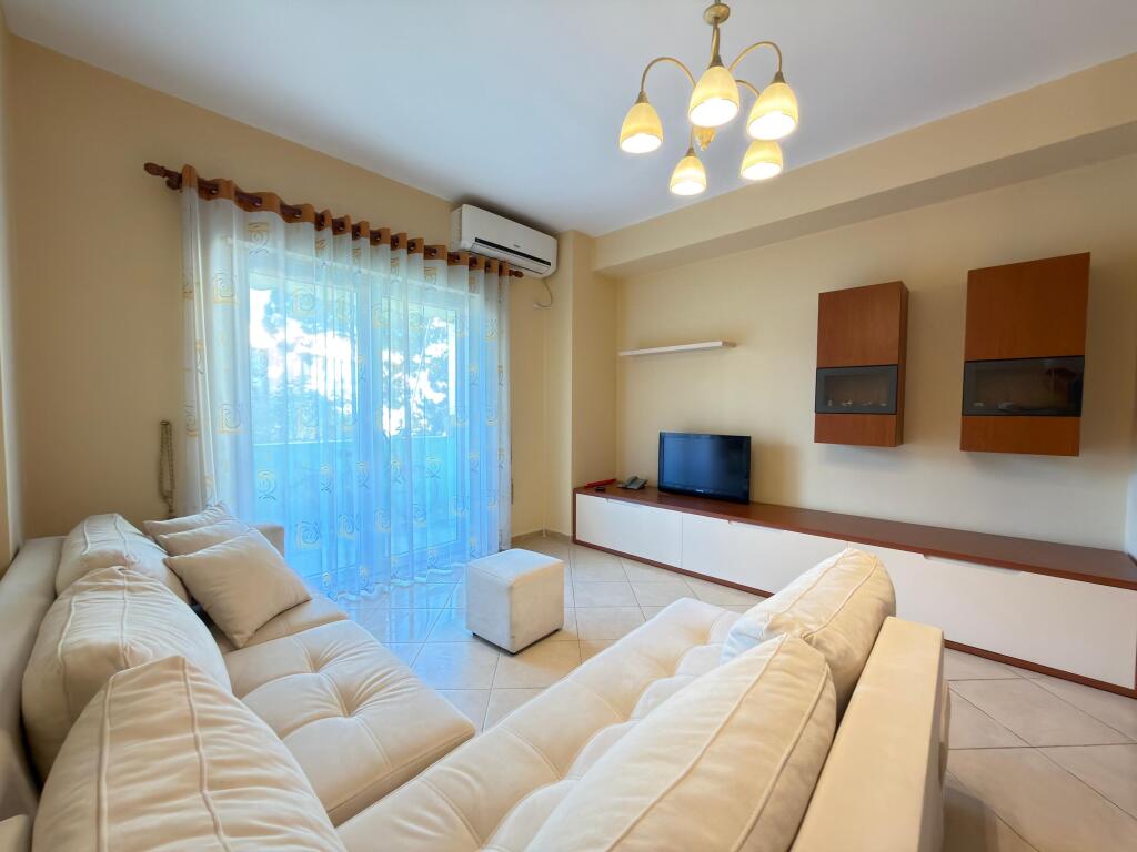 Apartment 2+1 for rent at Zogu i Zi!
