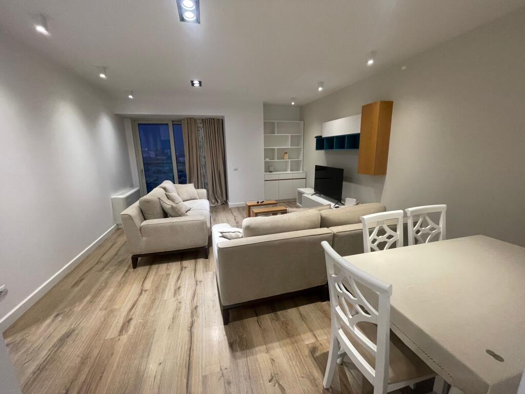 Jepet apartament me qera tek Ambasador 3