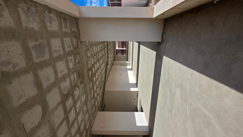 SHITET NJËSI KOMERCIALE MUNDËSI KTHIMI NË APARTAMENTE DHOMA QIRA QENDER QYTETI LUSHNJE