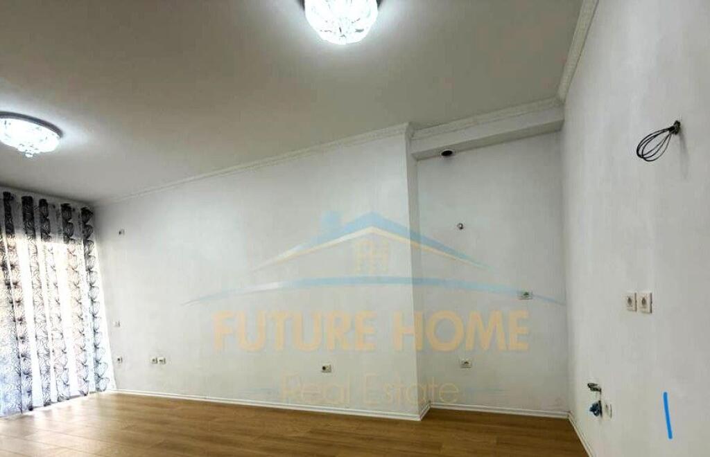 Shitet, Apartament 1+1, Rruga Thesarit, Fresk, Tirane