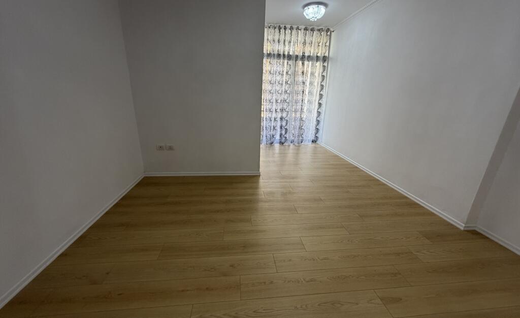 Shitet apartament 1+1, Fresku,Tirana.