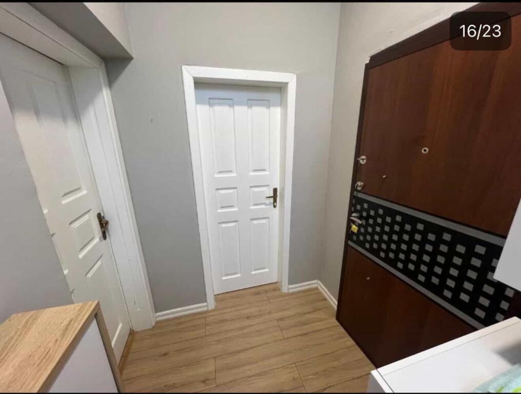 🏡 Qira Apartament 1+1 📍 Sheshi Wilson💶 Çmimi: 900 € / muaj