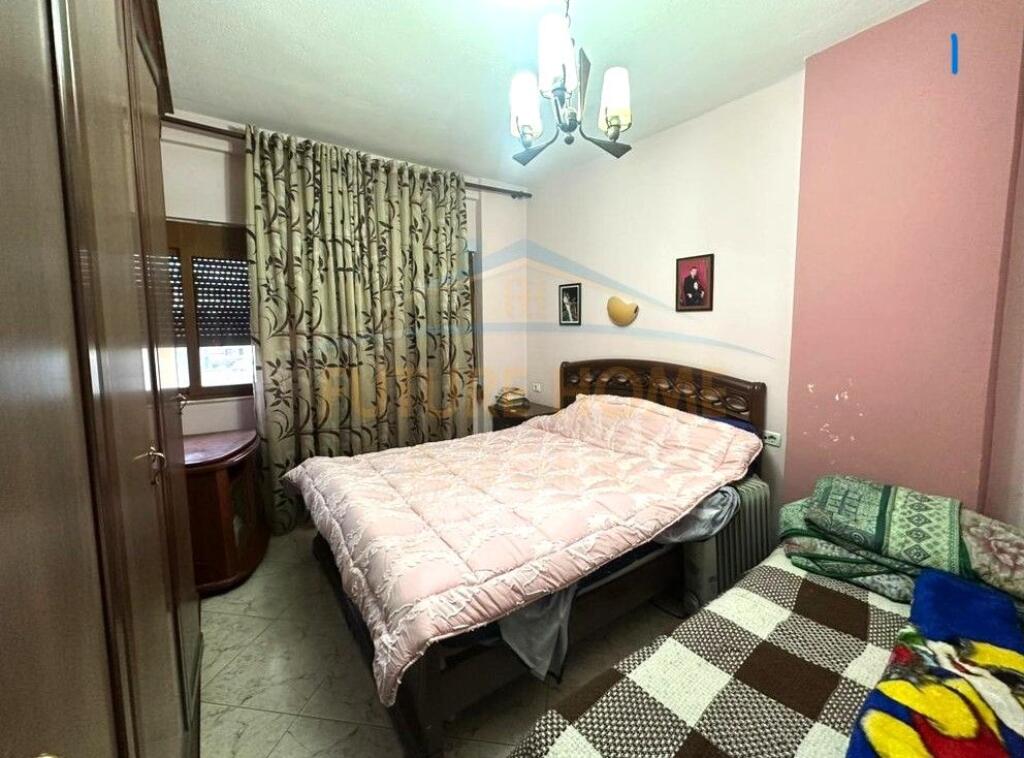 Shitet Apartament 3+1+2 prane Pediatrise, Tirane