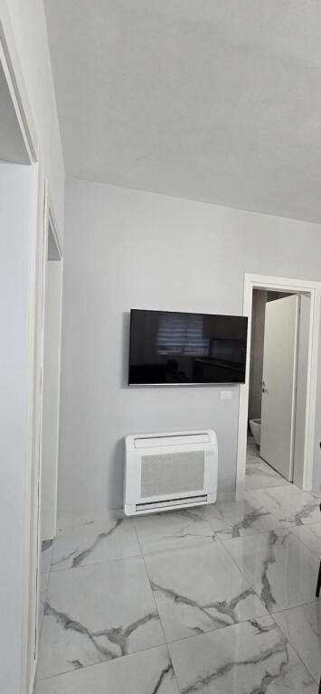 📣 JEPET ME QIRA APARTAMENT 2+1📌 Liqeni i Thatë, Rr. Hamdi Sina 💶 Qira: 60.000 lekë / muaj