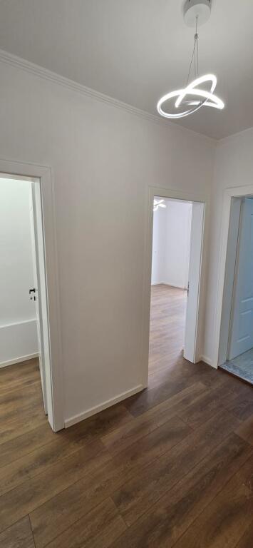 Shitet Apartament 1+1 + Depo Te 21 Dhjetori