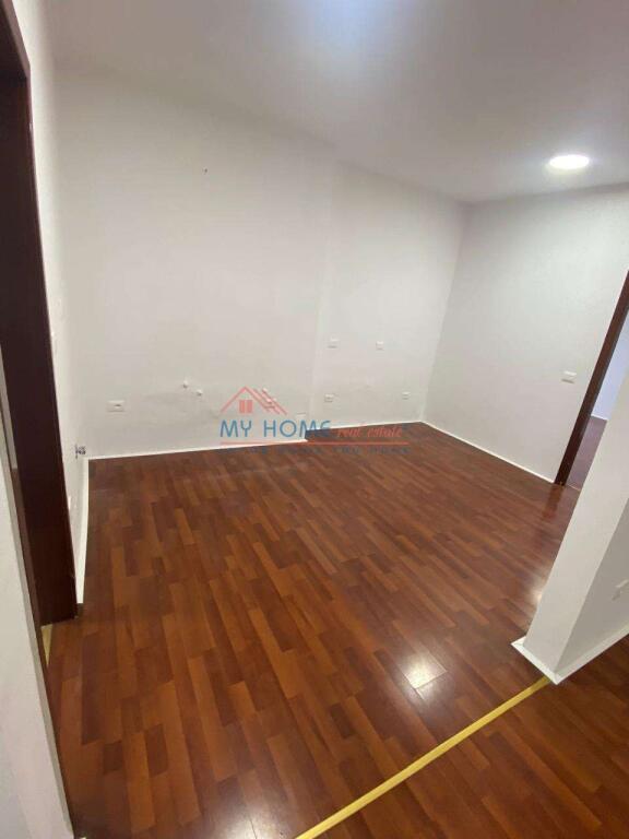 Ufficio in affitto a Bllok a Tirana