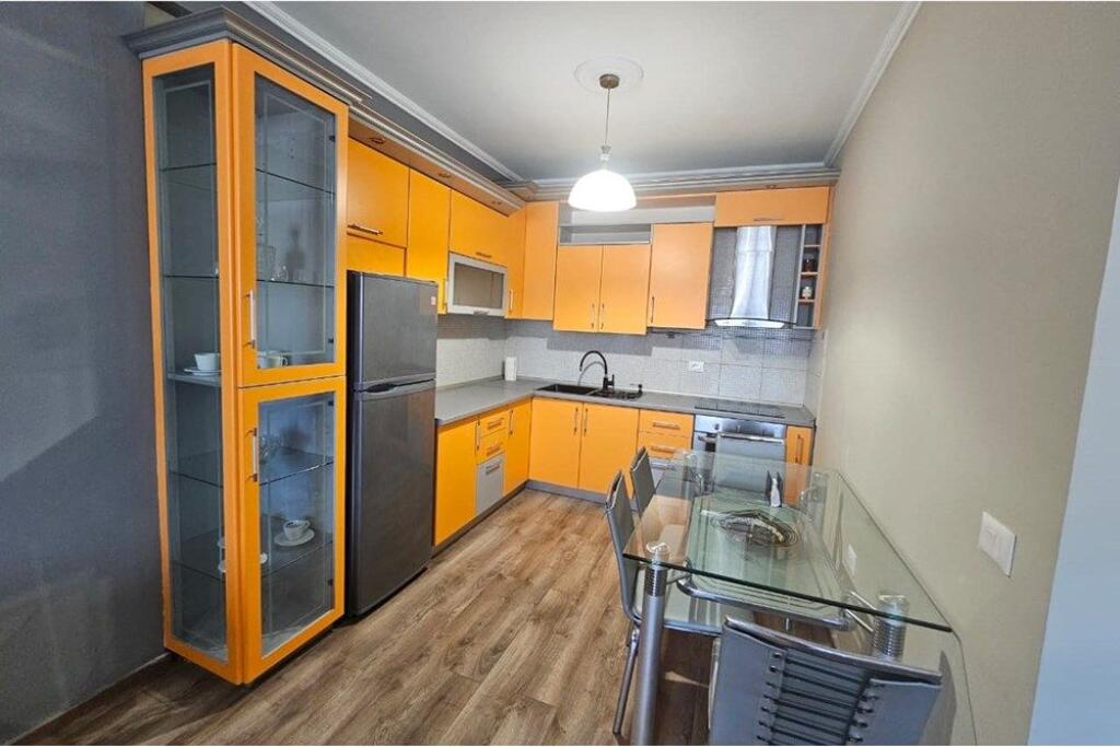 Apartament 1+1 tek Rruga e Kavajes