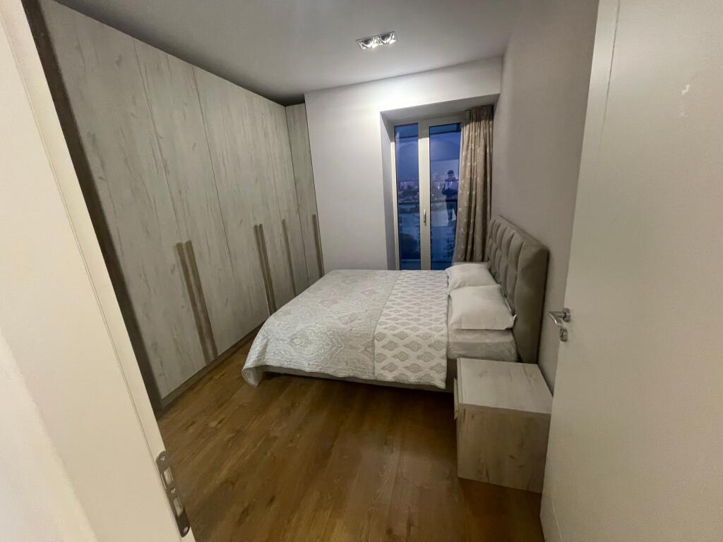 Jepet apartament me qera tek Ambasador 3