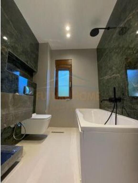 Qera, Vilë 3-Katëshe, TEG , Tiranë.