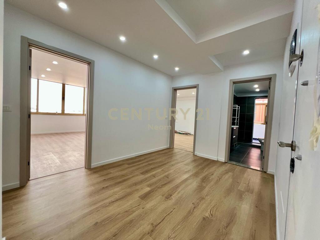 Bloku, Piazza Willson, Affittiamo locale per ufficio