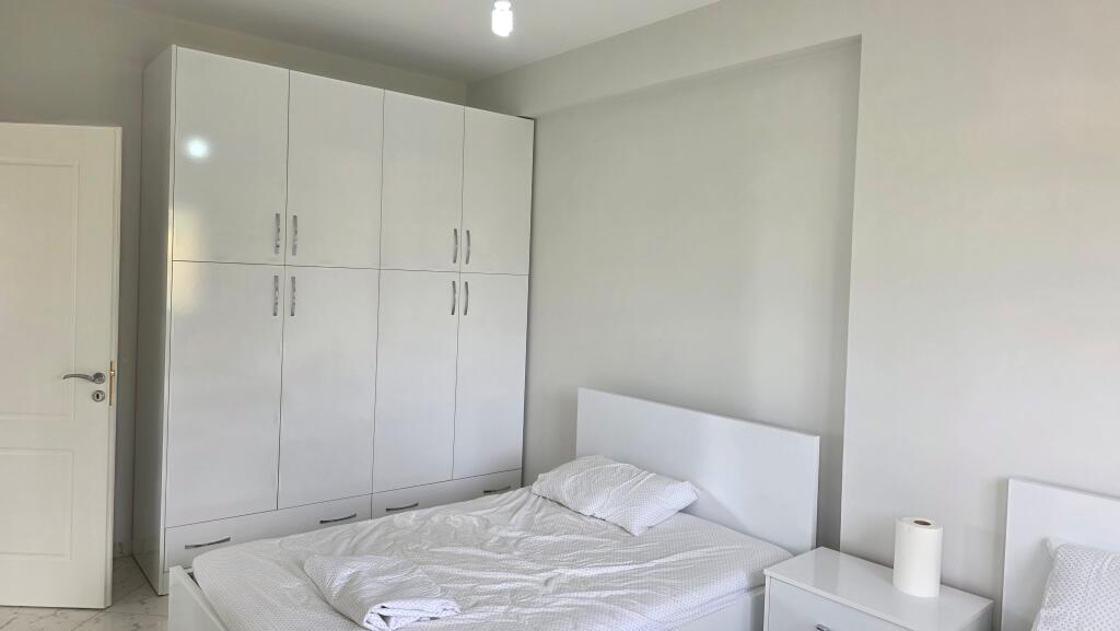 SHITET APARTAMENT 2+2 SHËTITOREN E PALMAVE LUSHNJE
