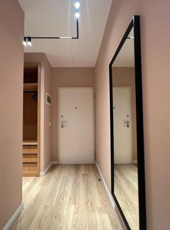 Jepet me Qira Studio – Qendër, fillimi i Rrugës së Kavajës