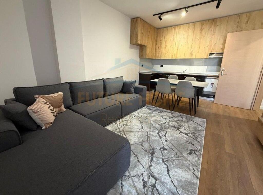 Shitet, Apartament 2+1, Unaza e Re, Tiranë