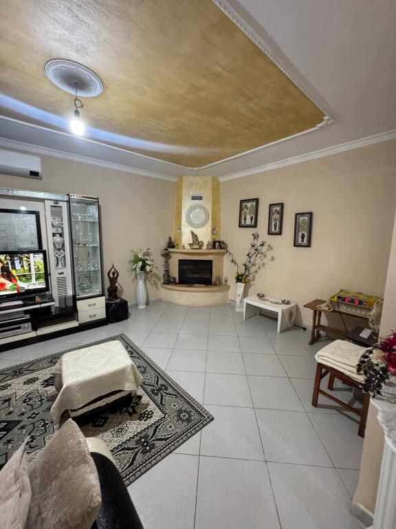 VILË NË SHITJE GOLEM LUSHNJE