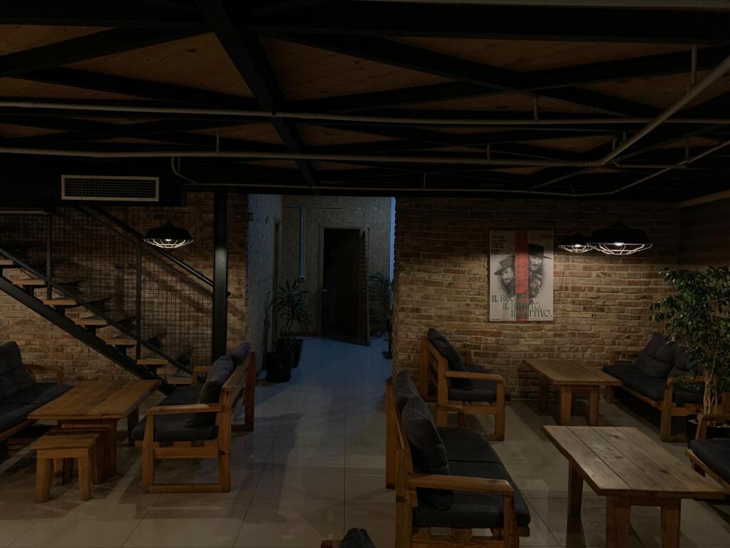 SHITET BAR – KAFE BULEVARDI SHETITORJA PALMAVE, LUSHNJE