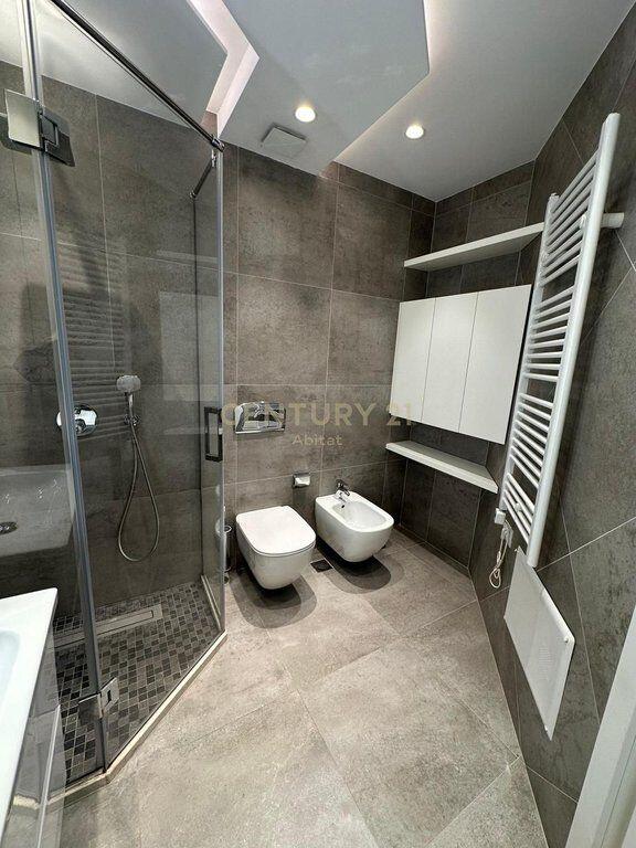 JEPET APARTAMENT 2+1+2 PËR QIRA – ISH FUSHA E AVIACIONIT, TIRANË