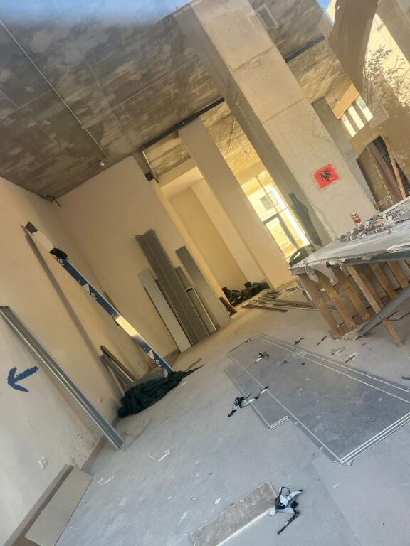 SHOP FOR RENT 200 M2 CENTER 5,500 EURO