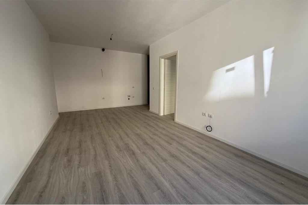 SHITET APARTAMENT 1+1 – KOMPLEKSI “E 88”, LAPRRAKË