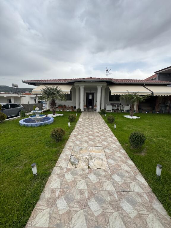 VILË NË SHITJE GOLEM LUSHNJE