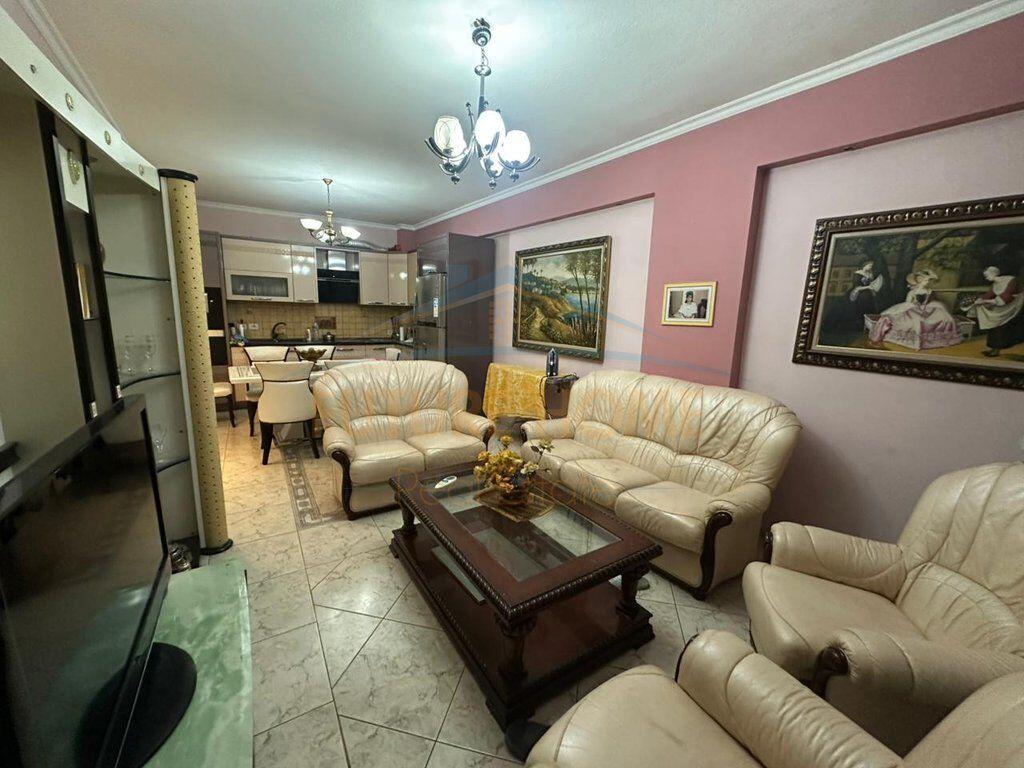 Shitet Apartament 3+1+2 prane Pediatrise, Tirane