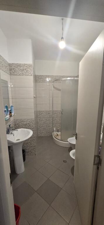 Jepet me qira 1+1 Kompleksi Panorama