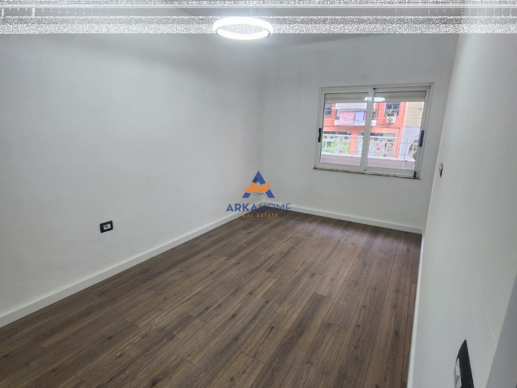 SHITET APARTAMENT 1+1+VERANDË "KOMUNA E PARISIT" 190.000 EURO