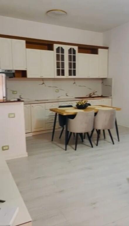 🏢A few minutes from Skenderbej Square, Bardhok Biba Street, a furnished 1+1 apartment is for rent. 60,000 Leke