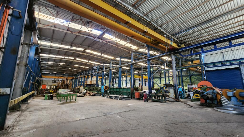 SHITET KAPANON TRUALL NDERTESE ZYRA LUSHNJE