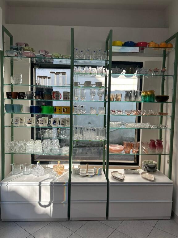 Vendita attività commerciale in Via Kavaja vicino a Via Him Kolli