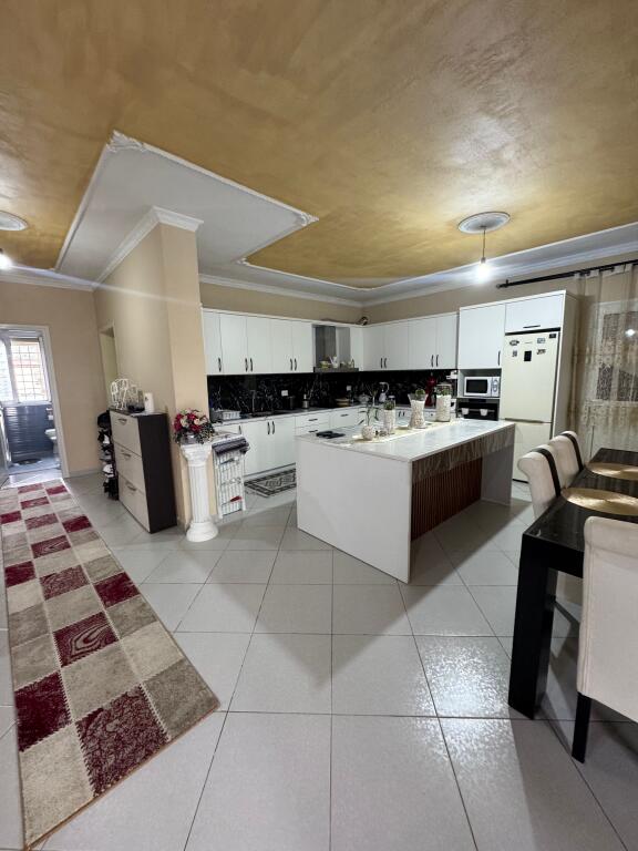 VILË NË SHITJE GOLEM LUSHNJE