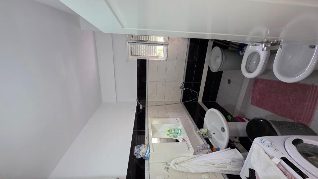 SHITET APARTAMENT 2+2 SHËTITOREN E PALMAVE LUSHNJE