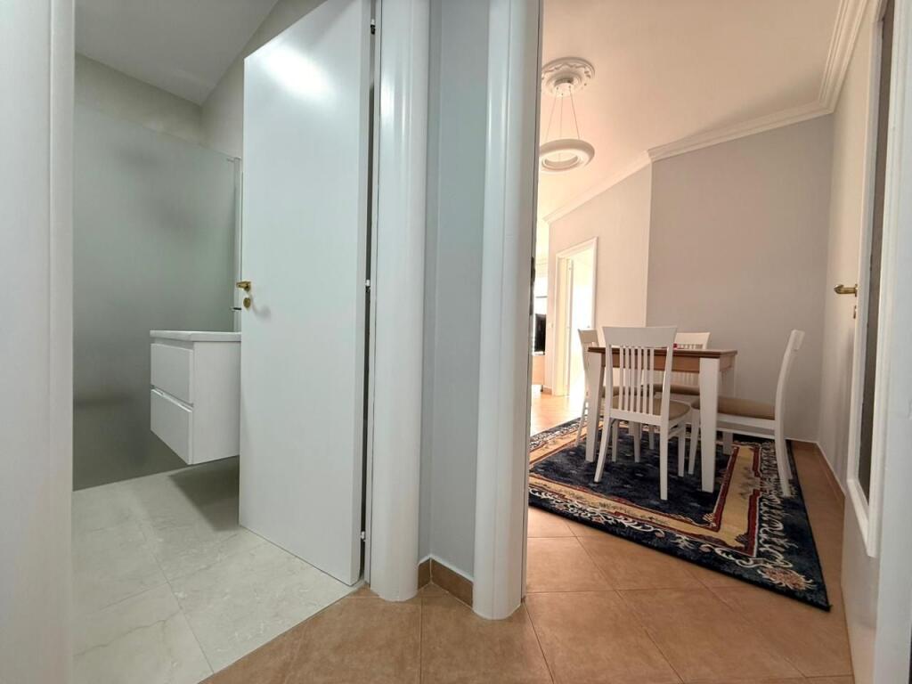 APARTAMENT 2+1 ME QERA TEK RRUGA E KAVAJES