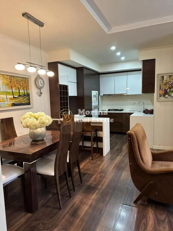 Affitto | Appartamento 3 + 1 + Parcheggio | 21-Dicembre | 850 €/mese